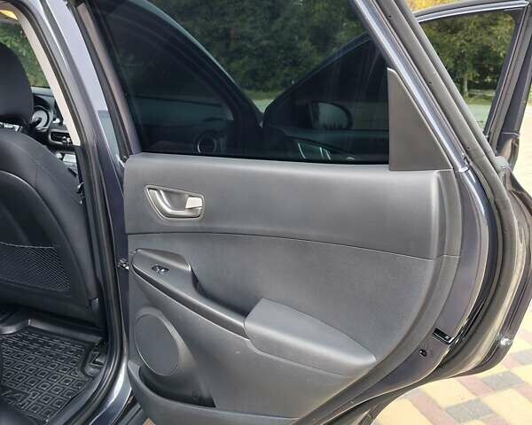 Серый Хендай Kona, объемом двигателя 0 л и пробегом 141 тыс. км за 17200 $, фото 16 на Automoto.ua