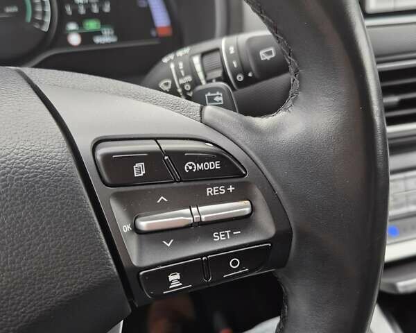 Сірий Хендай Kona, об'ємом двигуна 0 л та пробігом 99 тис. км за 19499 $, фото 46 на Automoto.ua