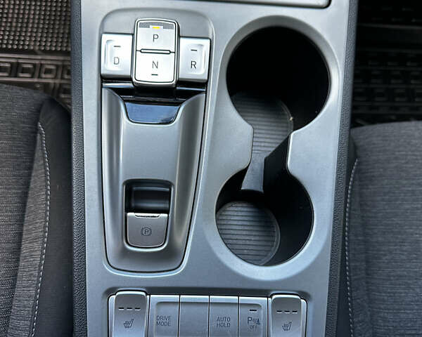 Серый Хендай Kona, объемом двигателя 0 л и пробегом 38 тыс. км за 19500 $, фото 14 на Automoto.ua