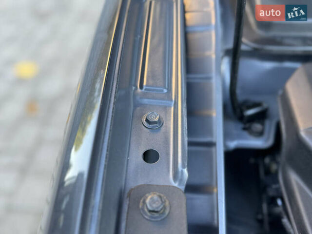 Сірий Хендай Kona, об'ємом двигуна 0 л та пробігом 114 тис. км за 15999 $, фото 46 на Automoto.ua