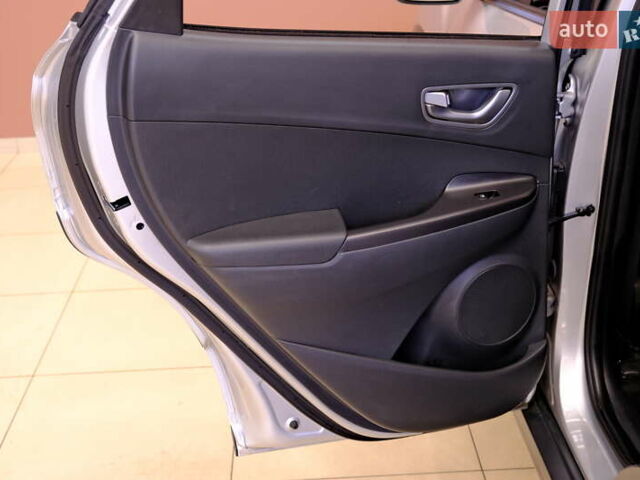 Серый Хендай Kona, объемом двигателя 0 л и пробегом 88 тыс. км за 20300 $, фото 34 на Automoto.ua