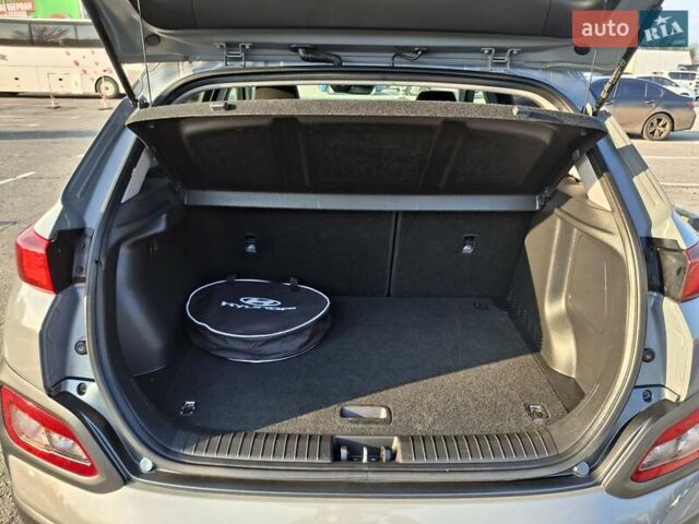 Серый Хендай Kona, объемом двигателя 0 л и пробегом 116 тыс. км за 18600 $, фото 31 на Automoto.ua