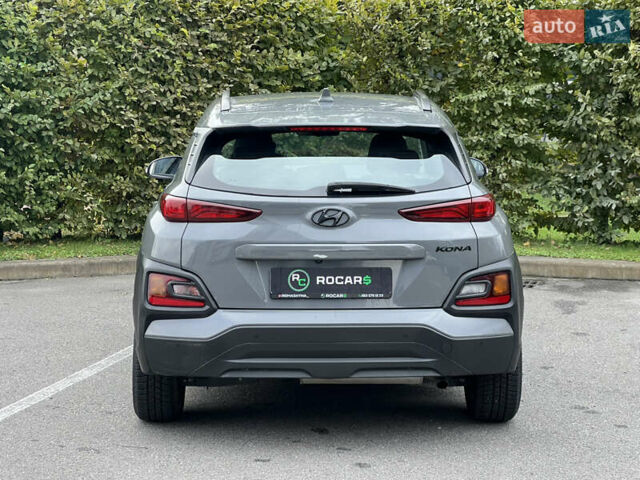 Серый Хендай Kona, объемом двигателя 1.6 л и пробегом 54 тыс. км за 20950 $, фото 13 на Automoto.ua