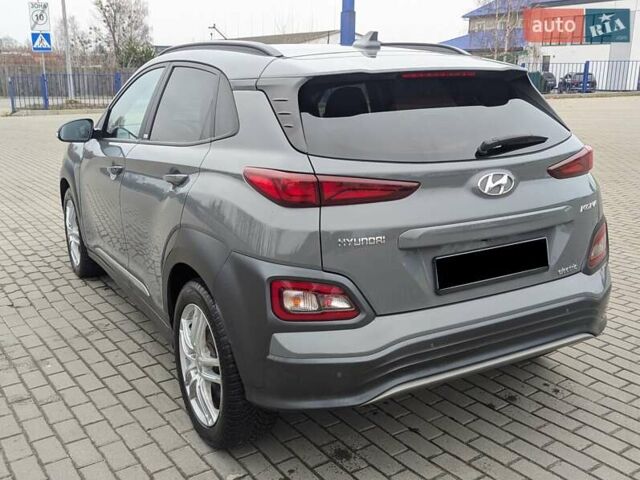 Сірий Хендай Kona, об'ємом двигуна 0 л та пробігом 55 тис. км за 14999 $, фото 10 на Automoto.ua