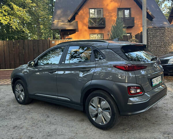 Сірий Хендай Kona, об'ємом двигуна 0 л та пробігом 43 тис. км за 15500 $, фото 3 на Automoto.ua