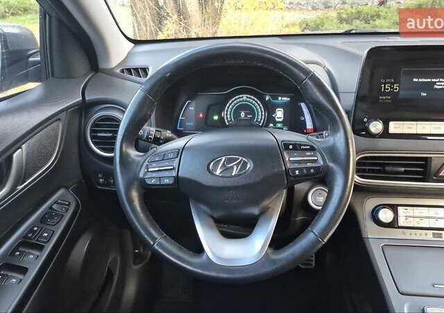 Сірий Хендай Kona, об'ємом двигуна 0 л та пробігом 42 тис. км за 22200 $, фото 19 на Automoto.ua