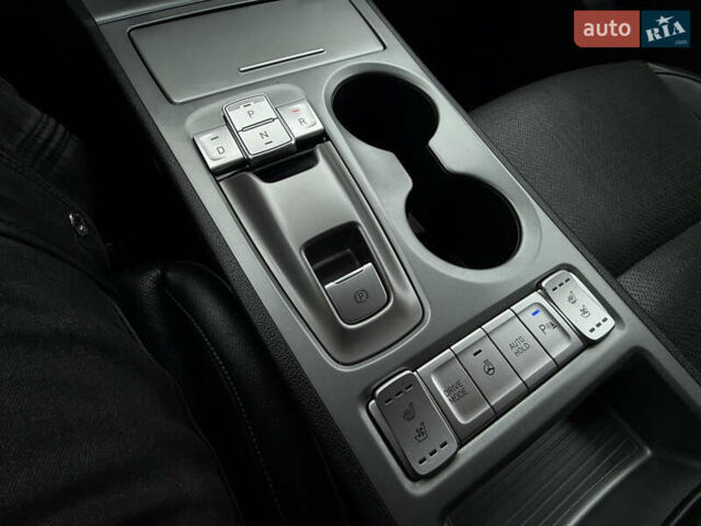 Сірий Хендай Kona, об'ємом двигуна 0 л та пробігом 78 тис. км за 18600 $, фото 2 на Automoto.ua