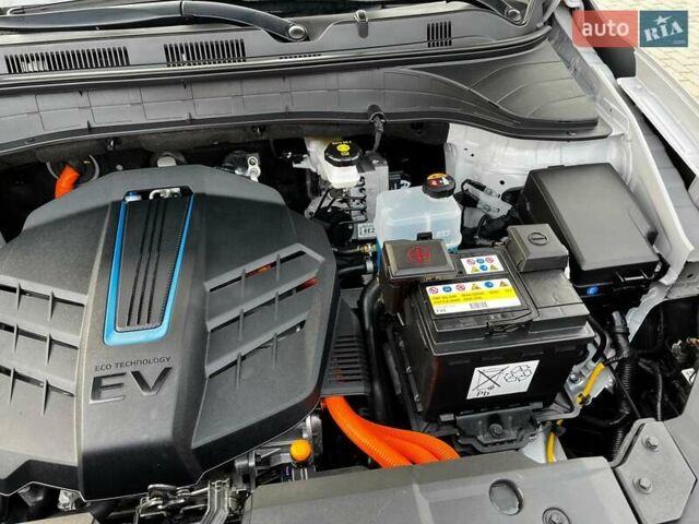 Серый Хендай Kona, объемом двигателя 0 л и пробегом 136 тыс. км за 16700 $, фото 47 на Automoto.ua