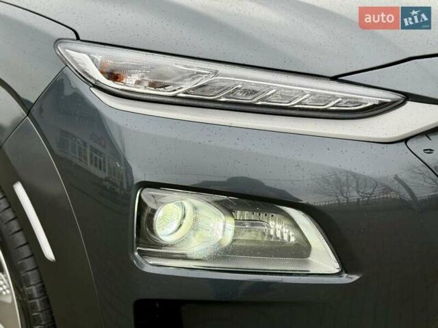 Серый Хендай Kona, объемом двигателя 0 л и пробегом 74 тыс. км за 15250 $, фото 23 на Automoto.ua