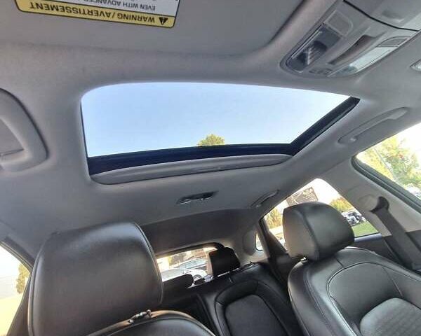 Серый Хендай Kona, объемом двигателя 0 л и пробегом 79 тыс. км за 18900 $, фото 28 на Automoto.ua