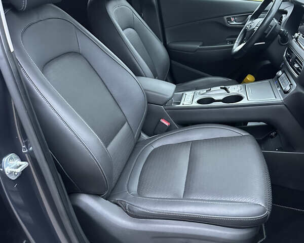 Сірий Хендай Kona, об'ємом двигуна 0 л та пробігом 149 тис. км за 17950 $, фото 41 на Automoto.ua