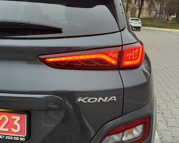Сірий Хендай Kona, об'ємом двигуна 0 л та пробігом 98 тис. км за 17900 $, фото 21 на Automoto.ua