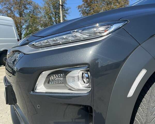 Серый Хендай Kona, объемом двигателя 0 л и пробегом 30 тыс. км за 21100 $, фото 19 на Automoto.ua