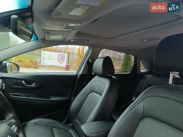 Сірий Хендай Kona, об'ємом двигуна 1.6 л та пробігом 12 тис. км за 21500 $, фото 8 на Automoto.ua