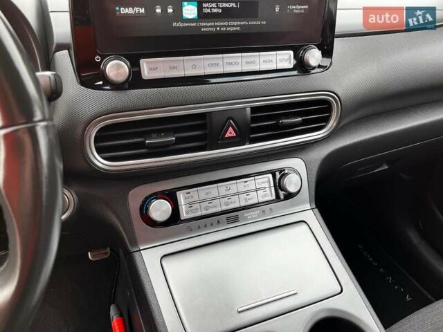 Серый Хендай Kona, объемом двигателя 0 л и пробегом 136 тыс. км за 16700 $, фото 33 на Automoto.ua