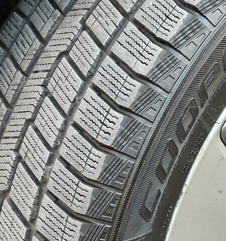 Сірий Хендай Kona, об'ємом двигуна 0 л та пробігом 137 тис. км за 16900 $, фото 11 на Automoto.ua