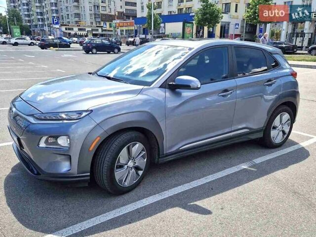 Серый Хендай Kona, объемом двигателя 0 л и пробегом 79 тыс. км за 18900 $, фото 5 на Automoto.ua
