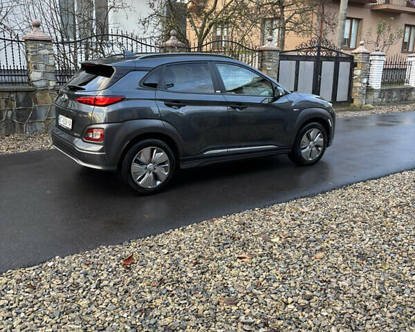 Серый Хендай Kona, объемом двигателя 0 л и пробегом 23 тыс. км за 16900 $, фото 9 на Automoto.ua