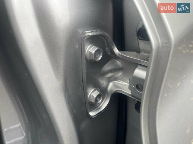 Серый Хендай Kona, объемом двигателя 0 л и пробегом 114 тыс. км за 17100 $, фото 22 на Automoto.ua