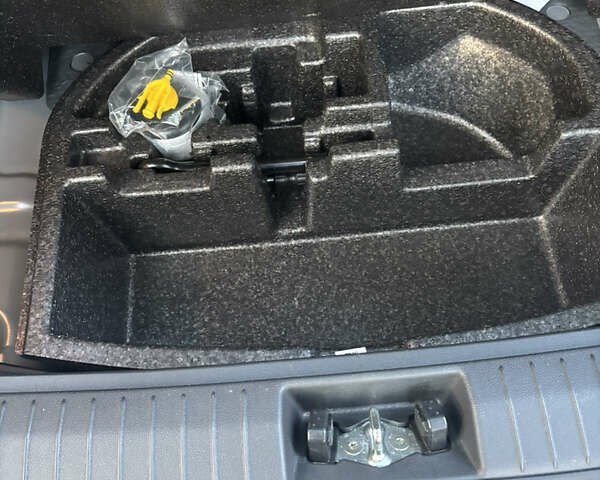 Сірий Хендай Kona, об'ємом двигуна 0 л та пробігом 43 тис. км за 15500 $, фото 17 на Automoto.ua