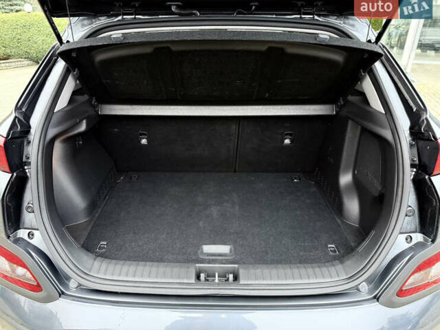 Серый Хендай Kona, объемом двигателя 0 л и пробегом 69 тыс. км за 15600 $, фото 12 на Automoto.ua