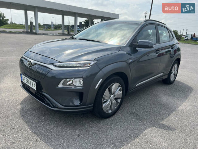 Серый Хендай Kona, объемом двигателя 0 л и пробегом 49 тыс. км за 15199 $, фото 6 на Automoto.ua