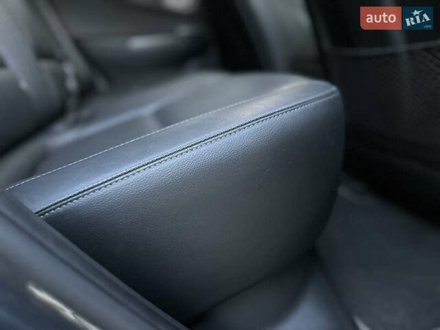 Серый Хендай Kona, объемом двигателя 0 л и пробегом 137 тыс. км за 17500 $, фото 70 на Automoto.ua