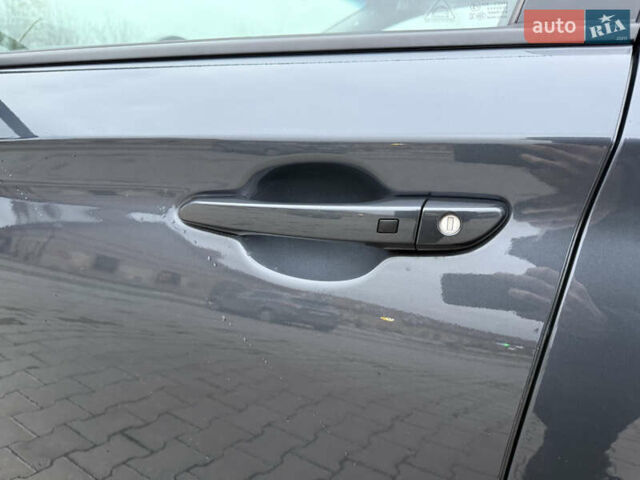 Сірий Хендай Kona, об'ємом двигуна 0 л та пробігом 98 тис. км за 17900 $, фото 7 на Automoto.ua