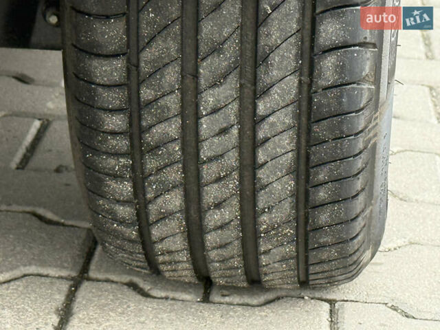 Сірий Хендай Kona, об'ємом двигуна 0 л та пробігом 78 тис. км за 18600 $, фото 16 на Automoto.ua