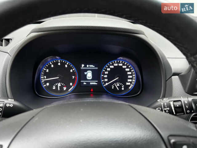 Сірий Хендай Kona, об'ємом двигуна 1.6 л та пробігом 32 тис. км за 18999 $, фото 27 на Automoto.ua