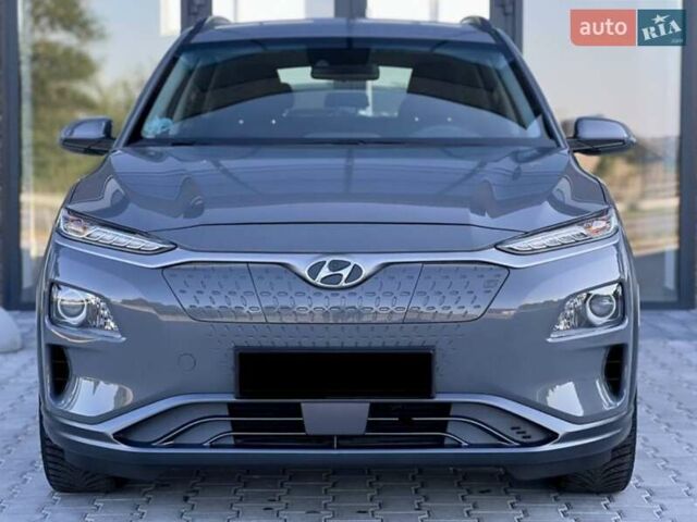 Серый Хендай Kona, объемом двигателя 0 л и пробегом 27 тыс. км за 15600 $, фото 1 на Automoto.ua