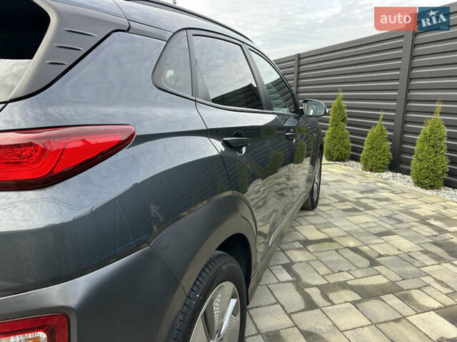 Серый Хендай Kona, объемом двигателя 0 л и пробегом 117 тыс. км за 17500 $, фото 7 на Automoto.ua