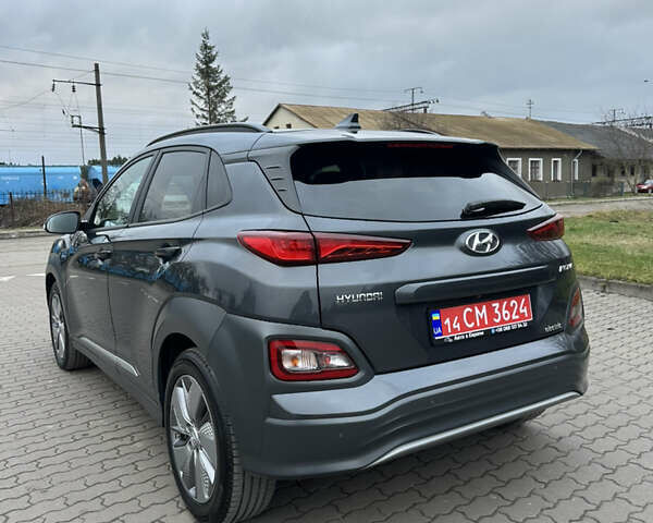 Сірий Хендай Kona, об'ємом двигуна 0 л та пробігом 149 тис. км за 17950 $, фото 10 на Automoto.ua
