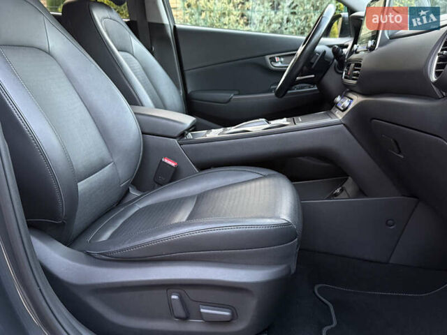 Сірий Хендай Kona, об'ємом двигуна 0 л та пробігом 81 тис. км за 17200 $, фото 97 на Automoto.ua