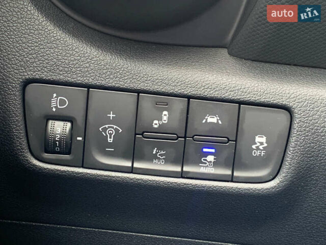 Серый Хендай Kona, объемом двигателя 0 л и пробегом 107 тыс. км за 18900 $, фото 20 на Automoto.ua