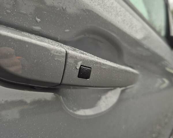 Сірий Хендай Kona, об'ємом двигуна 0 л та пробігом 99 тис. км за 19499 $, фото 14 на Automoto.ua