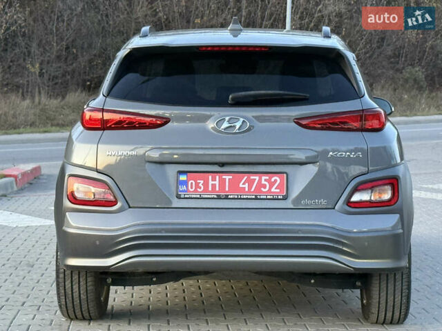 Сірий Хендай Kona, об'ємом двигуна 0 л та пробігом 63 тис. км за 18600 $, фото 7 на Automoto.ua