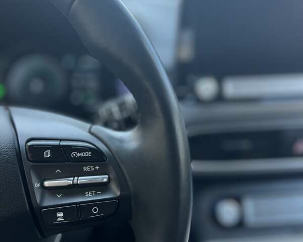 Серый Хендай Kona, объемом двигателя 0 л и пробегом 30 тыс. км за 21100 $, фото 52 на Automoto.ua