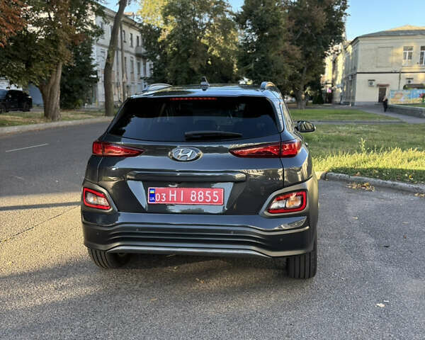 Сірий Хендай Kona, об'ємом двигуна 0 л та пробігом 62 тис. км за 18200 $, фото 6 на Automoto.ua