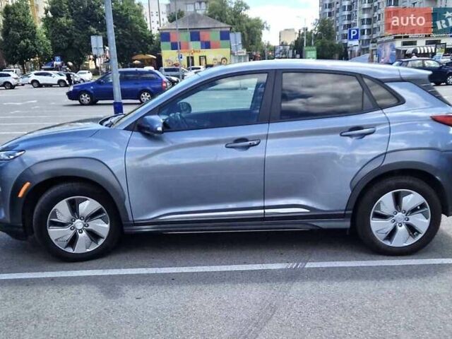 Серый Хендай Kona, объемом двигателя 0 л и пробегом 79 тыс. км за 18900 $, фото 4 на Automoto.ua