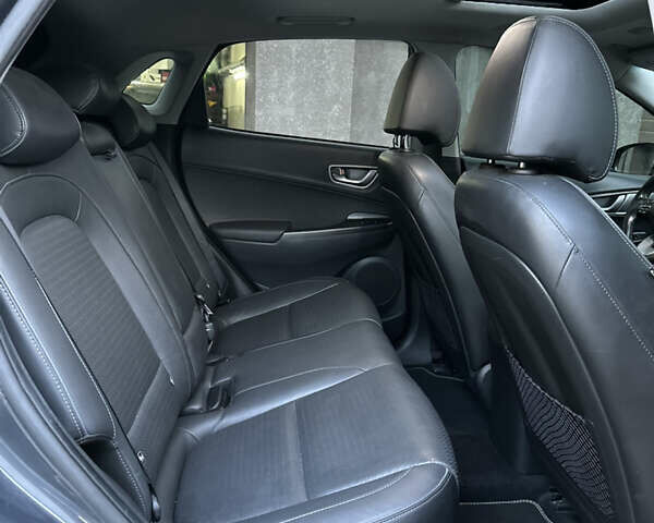 Серый Хендай Kona, объемом двигателя 0 л и пробегом 137 тыс. км за 17500 $, фото 69 на Automoto.ua