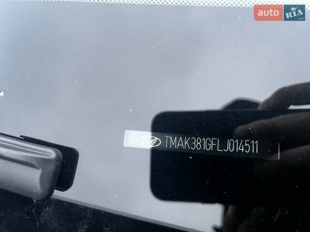 Серый Хендай Kona, объемом двигателя 0 л и пробегом 98 тыс. км за 17700 $, фото 1 на Automoto.ua