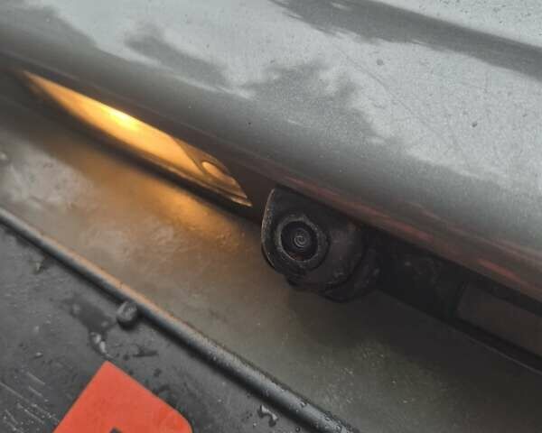 Сірий Хендай Kona, об'ємом двигуна 0 л та пробігом 99 тис. км за 19499 $, фото 16 на Automoto.ua