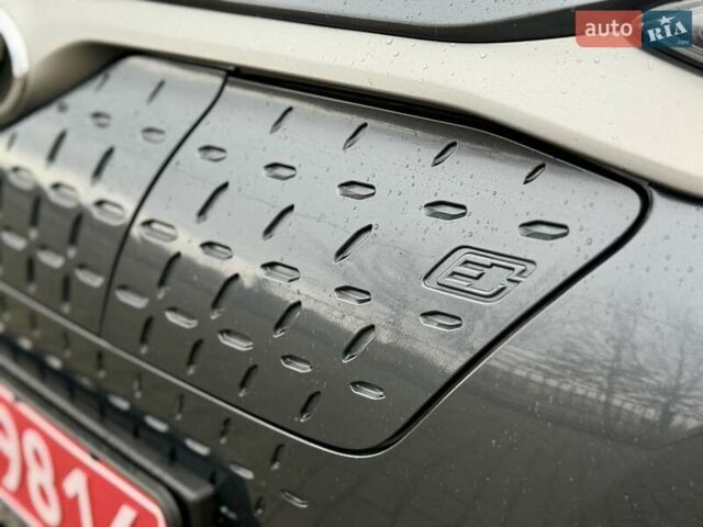 Серый Хендай Kona, объемом двигателя 0 л и пробегом 74 тыс. км за 15250 $, фото 28 на Automoto.ua