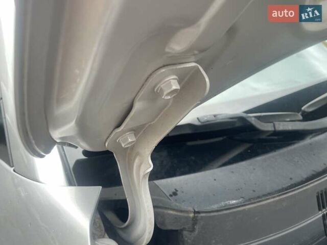 Серый Хендай Kona, объемом двигателя 0 л и пробегом 114 тыс. км за 17100 $, фото 51 на Automoto.ua