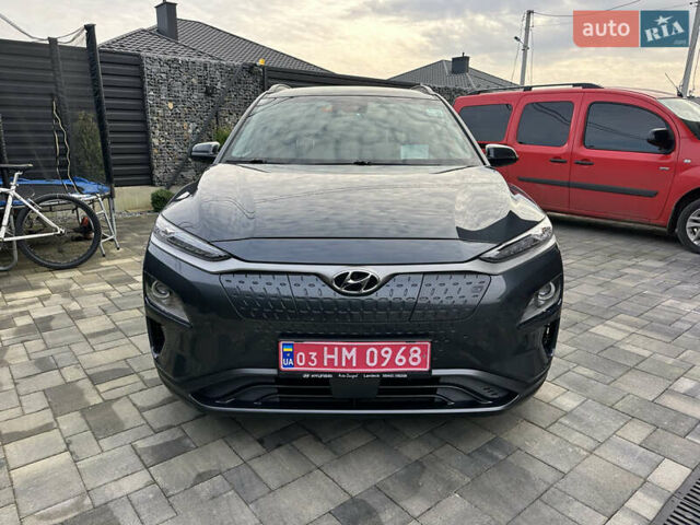 Серый Хендай Kona, объемом двигателя 0 л и пробегом 117 тыс. км за 17500 $, фото 1 на Automoto.ua