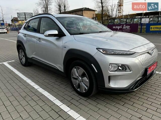 Серый Хендай Kona, объемом двигателя 0 л и пробегом 136 тыс. км за 16700 $, фото 2 на Automoto.ua