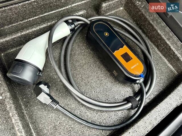 Серый Хендай Kona, объемом двигателя 0 л и пробегом 74 тыс. км за 15250 $, фото 96 на Automoto.ua