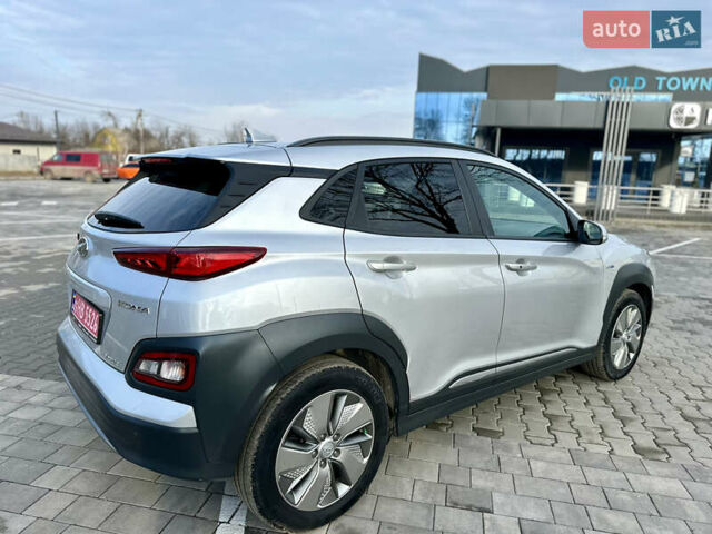 Серый Хендай Kona, объемом двигателя 0 л и пробегом 86 тыс. км за 16000 $, фото 14 на Automoto.ua