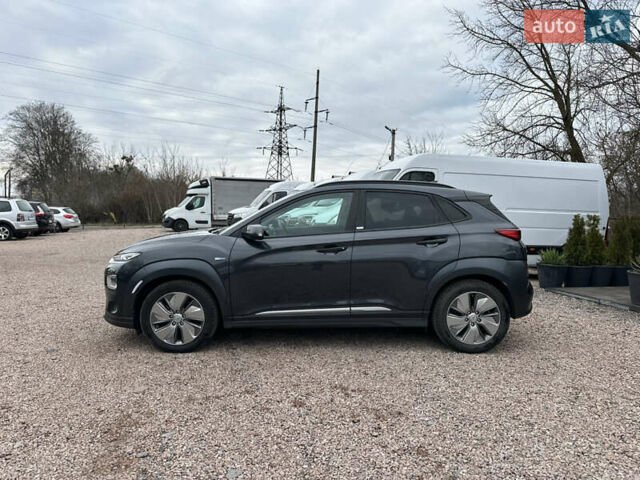 Сірий Хендай Kona, об'ємом двигуна 0 л та пробігом 61 тис. км за 18800 $, фото 5 на Automoto.ua